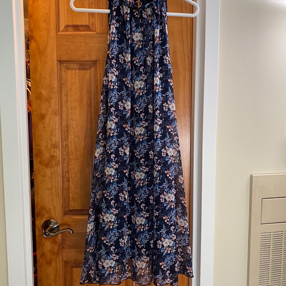 Floral dress with tie around waist